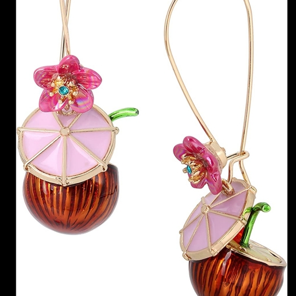 Betsey Johnson island time coconut - Picture 1 of 3